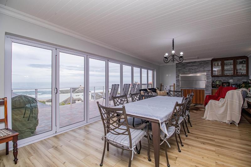9 Bedroom Property for Sale in Outeniqua Strand Western Cape
